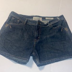 Levi Strauss Low Rise jean shorts size Misses 16